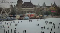 Budapest - Pista di pattinaggio sul ghiaccio del parco cittadino