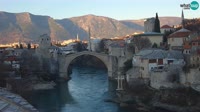 Mostar - Alte Brücke und Fluss Neretva