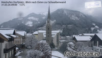 Maishofen - Dorfplatz - Blick nach Osten zur Schwalbenwand