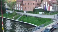 Swing bridge