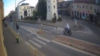 Aikštė su fontanu, gatvėmis